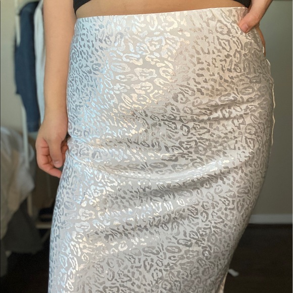 White leopard forever 21 midi skirt - Picture 3 of 4